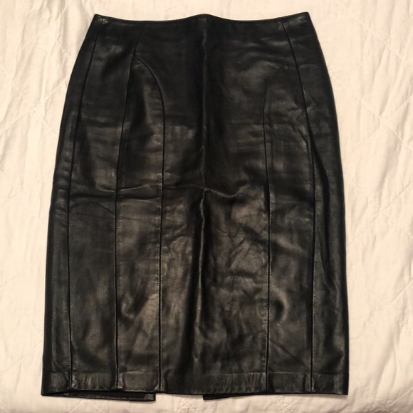Danier black leather midi skirt - Picture 3 of 6